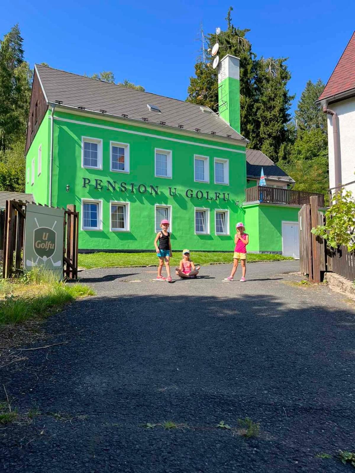 Pension U Golfu Cihelny Karlsbad Eksteriør billede