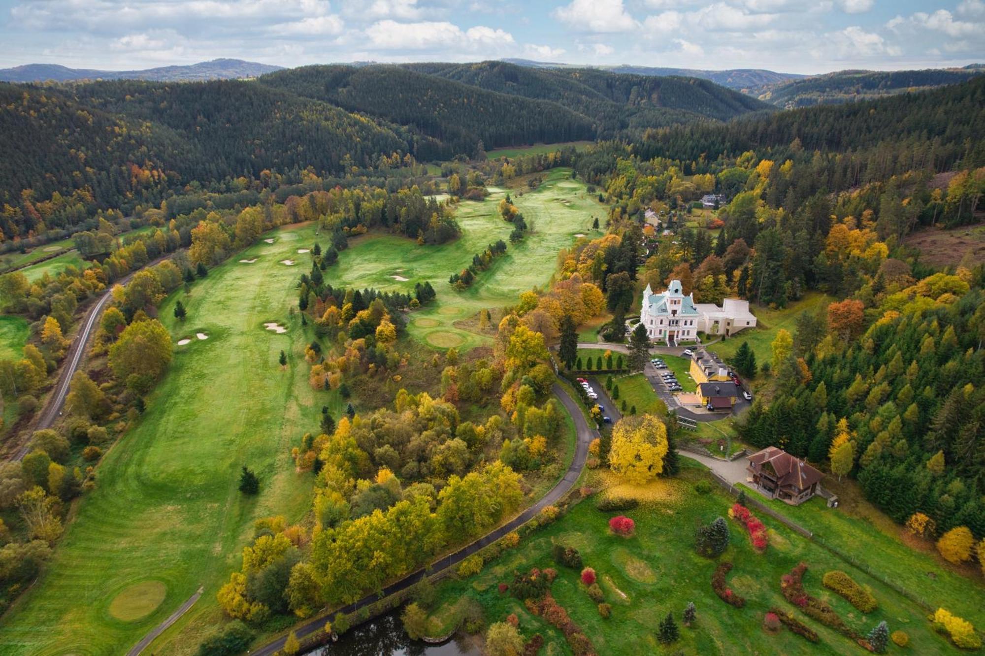 Pension U Golfu Cihelny Karlsbad Eksteriør billede